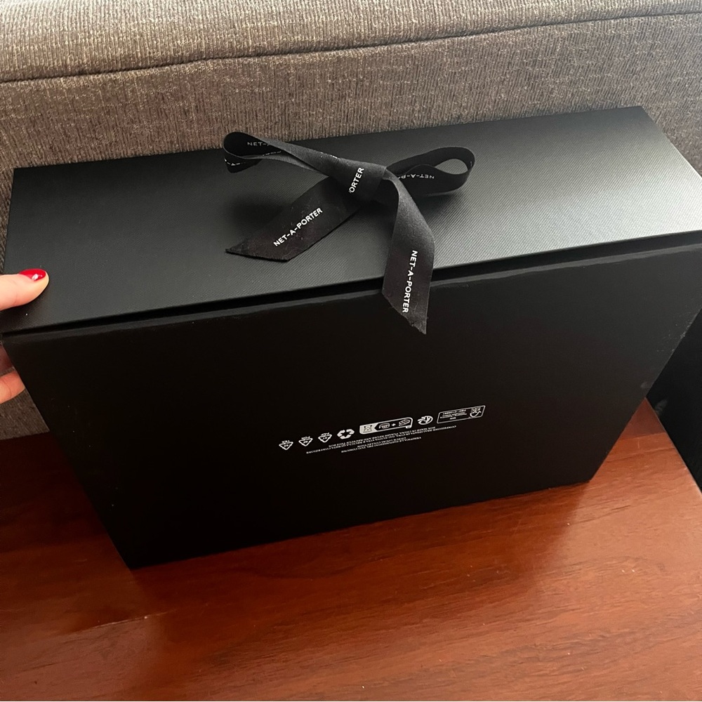 Net-A-Porter Gift Box - Picture 2 of 5